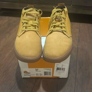 NWOT Timberland low top boots/shoes